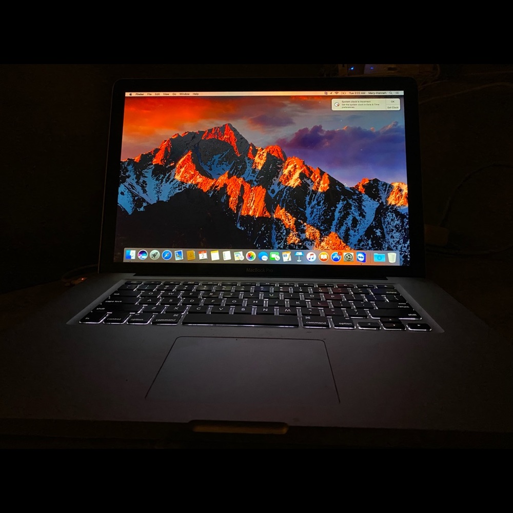 2010 MacBook Pro Computer - Picture 2 of 7